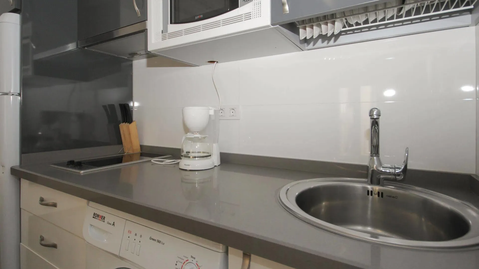 Apartamentos Turisticos Costa Azul Granada