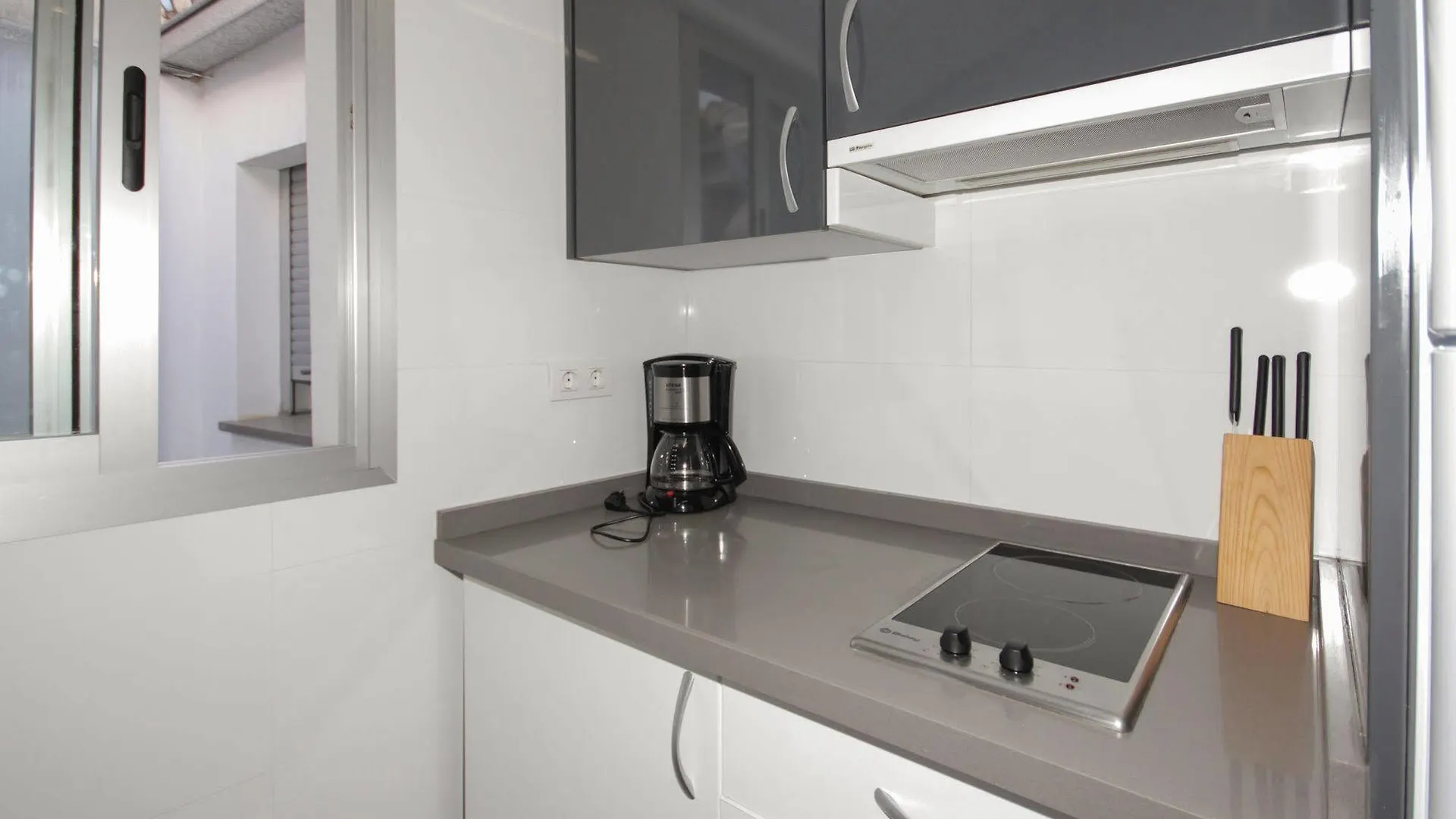 Apartamentos Turisticos Costa Azul Granada Apartman
